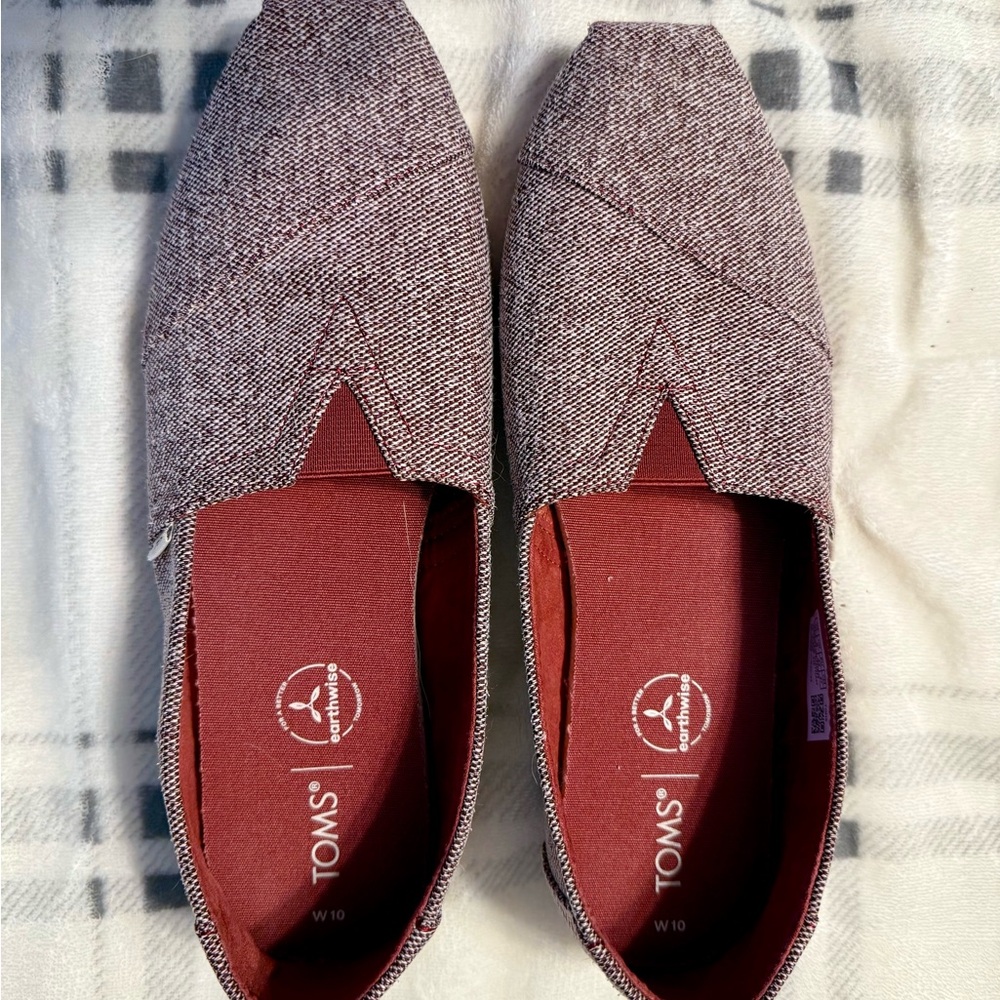 Toms Women's Slip-On Flats in Wine Heather